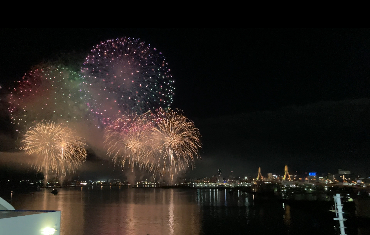 花火でお祝い